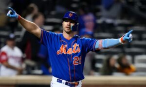new york mets pete alonso celebrates home run